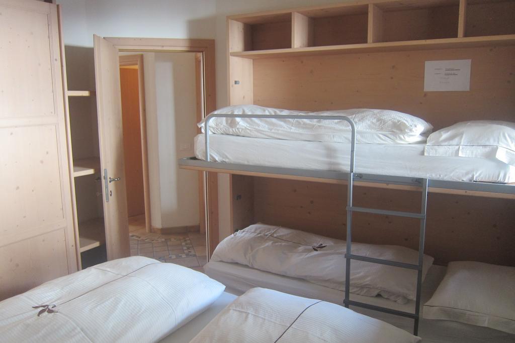 Chalet Rin Da Pemont Livigno Habitación foto