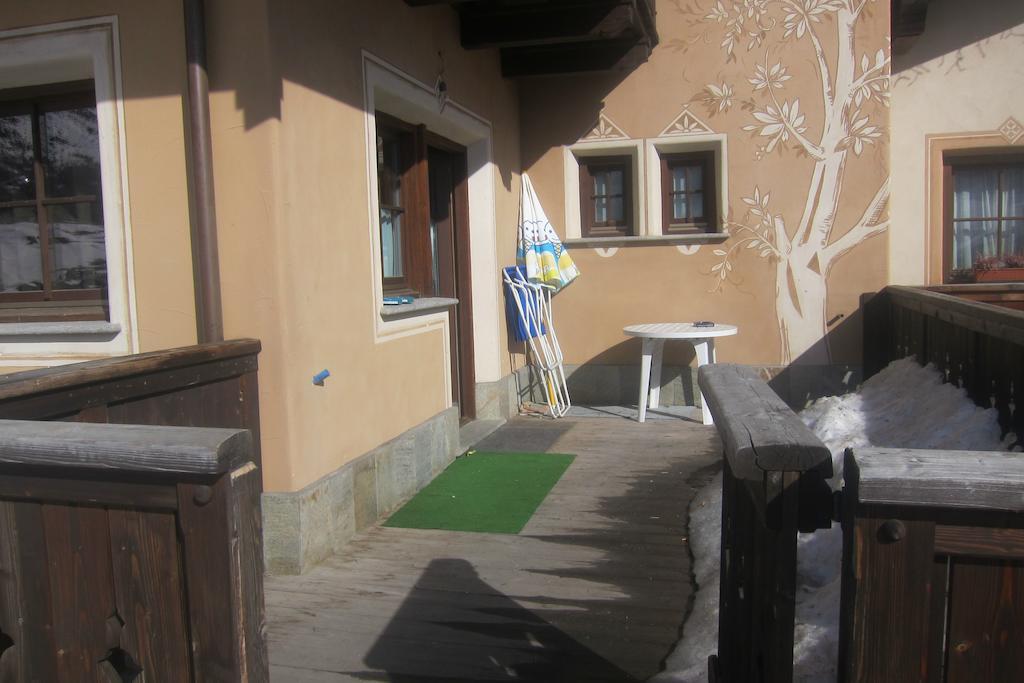 Chalet Rin Da Pemont Livigno Habitación foto